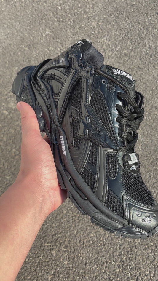 BALENCIAGA RUNNER V1 NOIRE